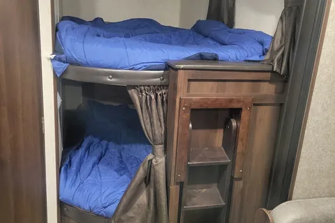 The Family Getaway in a Jayco Slx 287bhsw Travel Trailer