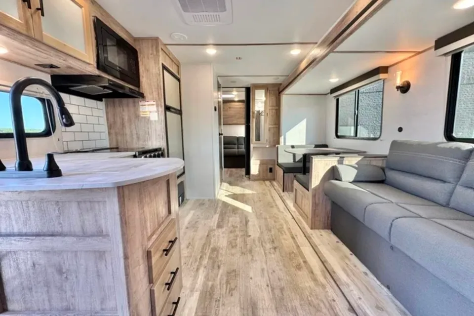 Sarhan's Grand River 2026 Travel Trailer