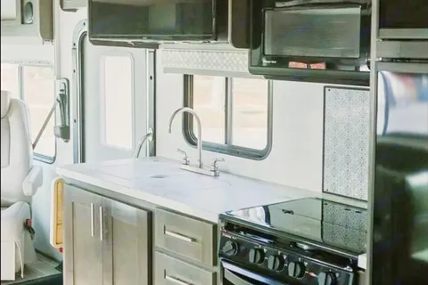 2021 Forest River Georgetown - Sleeps 8