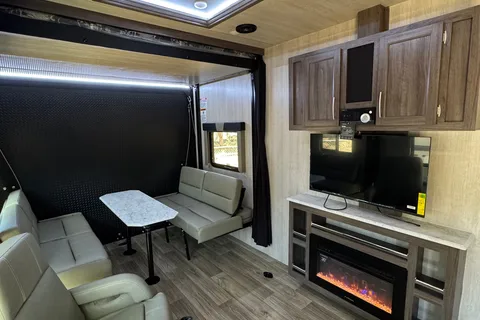 Genesis Supreme Ragen RV R275CRXL Toy Hauler