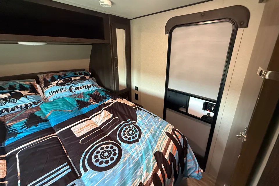 The Lakeside Bunkhouse - Delivery Only