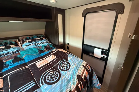 The Lakeside Bunkhouse - Delivery Only