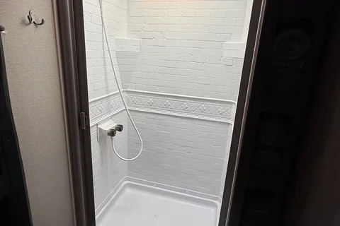 The Lakeside Bunkhouse - Delivery Only