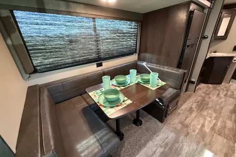The Lakeside Bunkhouse - Delivery Only