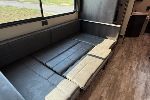 The Lakeside Bunkhouse - Delivery Only
