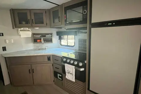 Jordan's Keystone 29dwse Travel Trailer