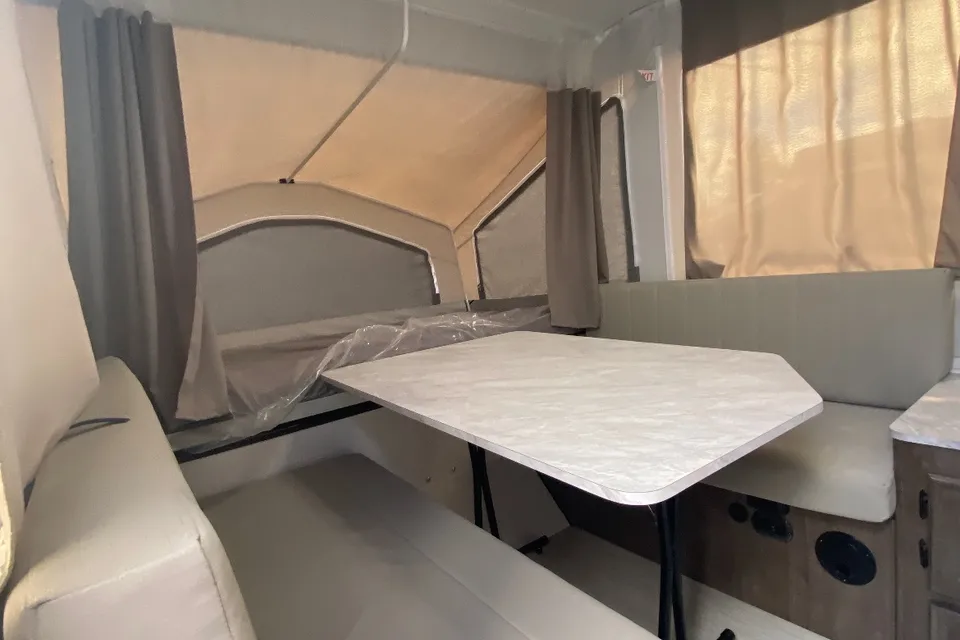 Forest River Rockwood 160 otg  Tent Trailer