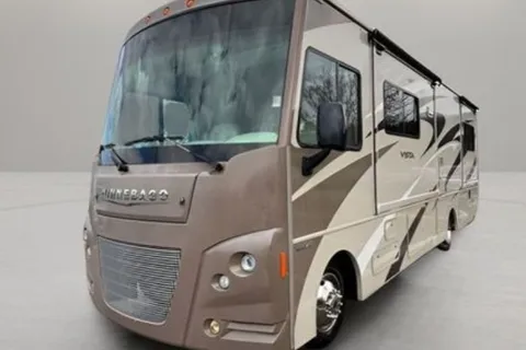 Class A Winnie drives easy and sleeps 5, well appointed!