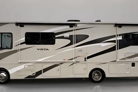 Class A Winnie drives easy and sleeps 5, well appointed!