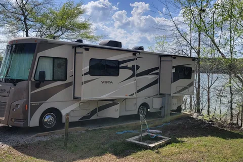 Class A Winnie drives easy and sleeps 5, well appointed!