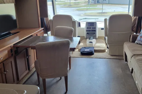 Class A Winnie drives easy and sleeps 5, well appointed!