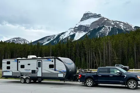 Scachetti’s Coachmen Catalina 303 QBCK LE 33 Travel Trailer