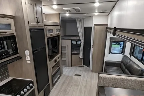 Andrew's Keystone HIDEOUT 301DBS Fifth Wheel