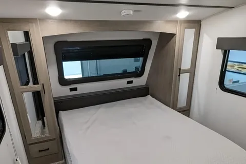 Andrew's Keystone HIDEOUT 301DBS Fifth Wheel