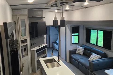 Forest River Heritage Glen Fifth Wheel