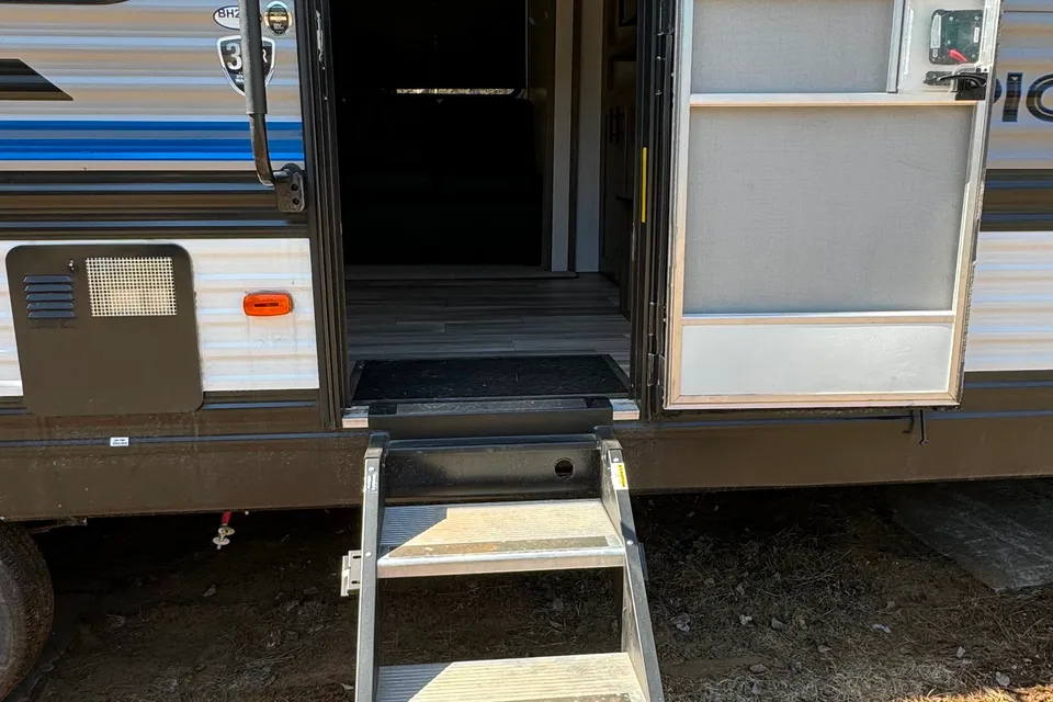 Tom's Heartland Pioneer BH270 Travel Trailer