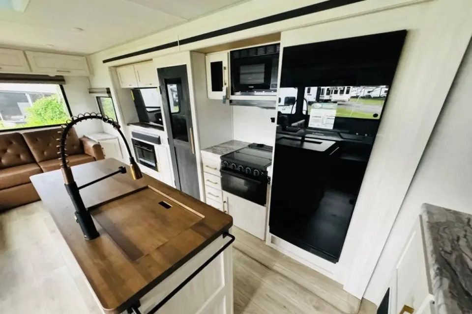 The Fortress of Solitude: Forest River Grand surveyor Travel Trailer