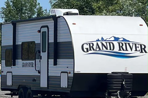Glamping Grand River 25BH Travel Trailer