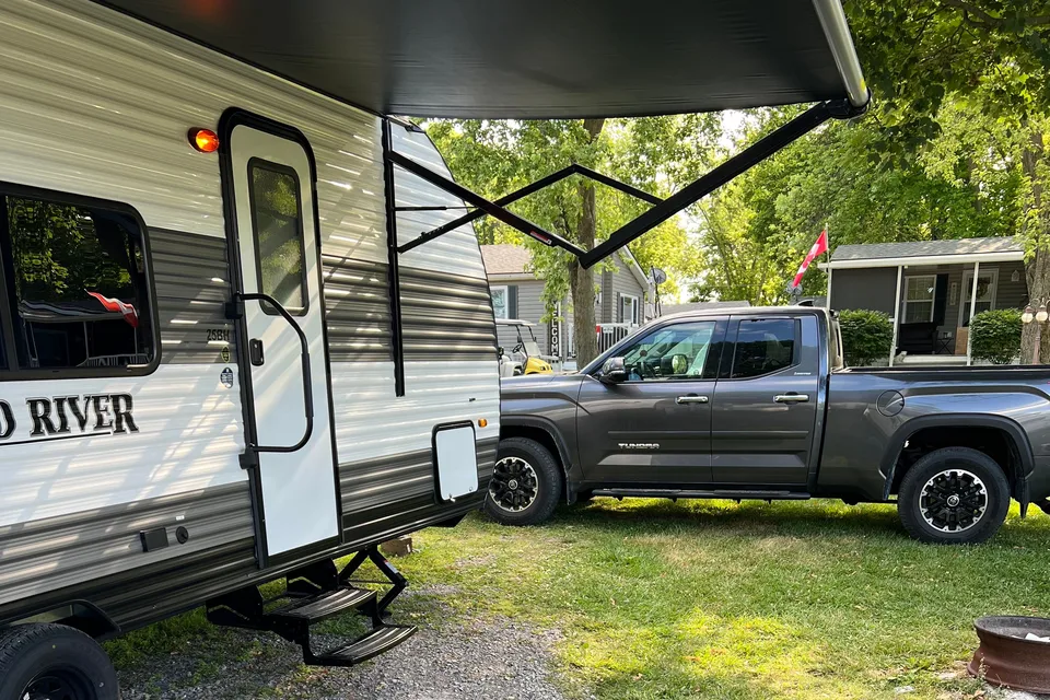 Glamping Grand River 25BH Travel Trailer