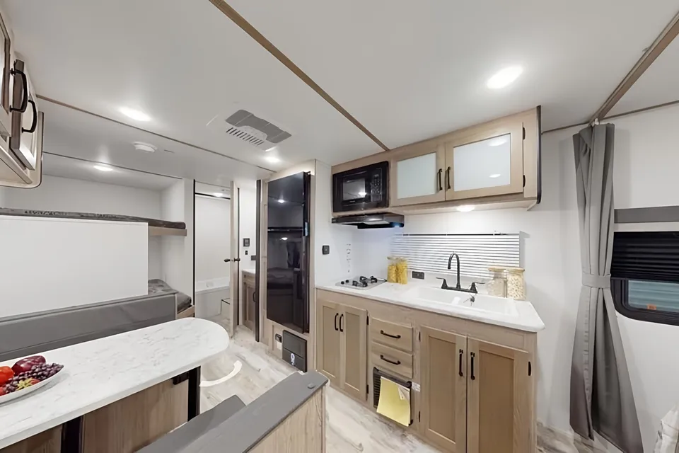Glamping Grand River 25BH Travel Trailer