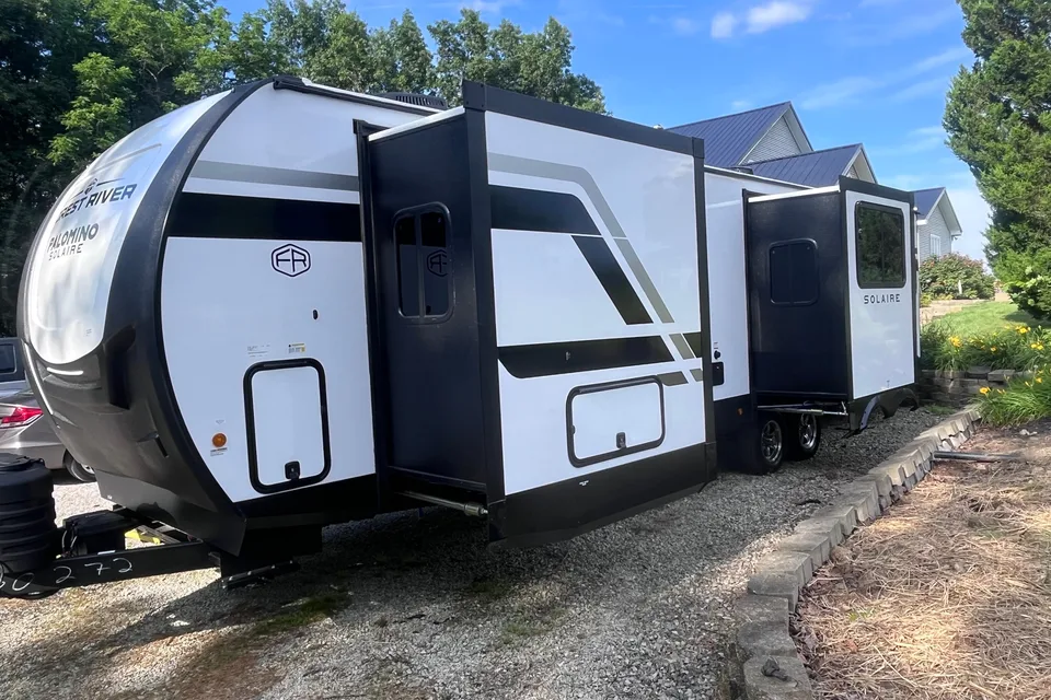 Jared's Palomino 306RKTS Travel Trailer