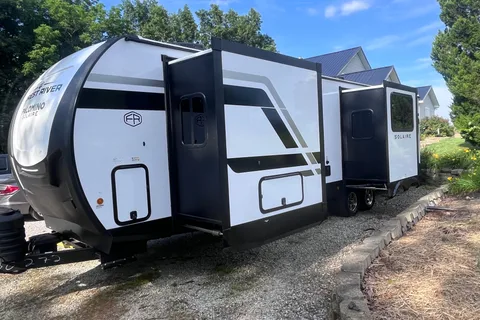 Jared's Palomino 306RKTS Travel Trailer