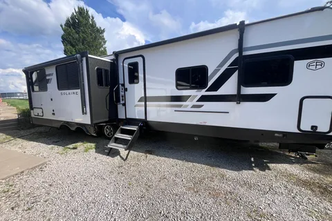 Jared's Palomino 306RKTS Travel Trailer