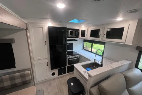 Jared's Palomino 306RKTS Travel Trailer