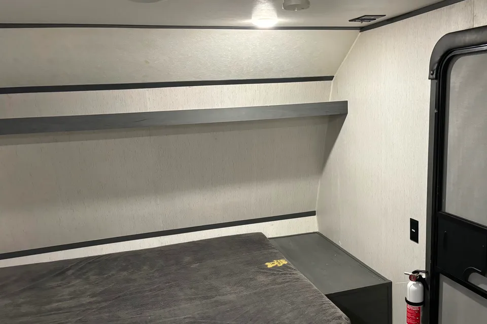 Keystone Dutchman Travel Trailer