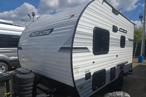 Carefree's Sunset Park RV Sunlite 16BH