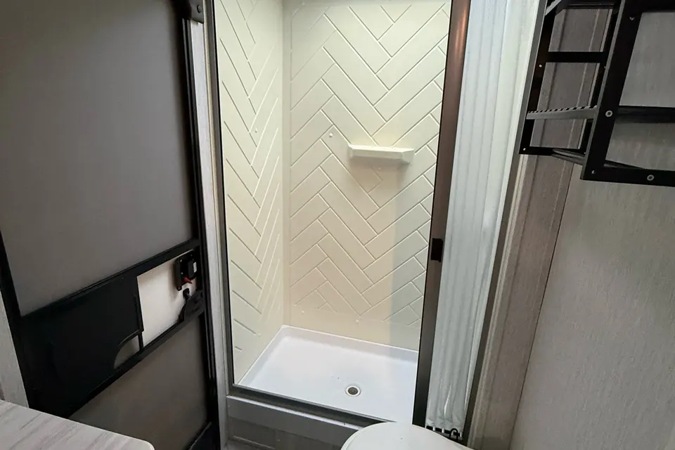 2024 Wildwood Bunkhouse – Sleeps 6, Starlink, Solar, Pets OK