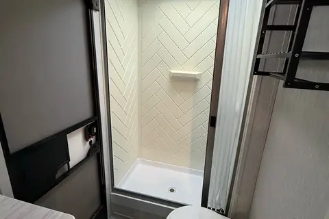 2024 Wildwood Bunkhouse – Sleeps 6, Starlink, Solar, Pets OK