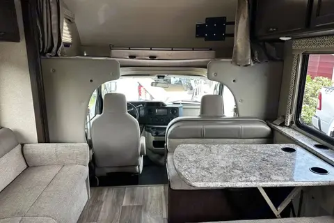 Courtney's Thor Motor Coach Freedom Elite 30FE Class C