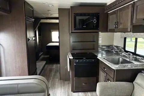 Courtney's Thor Motor Coach Freedom Elite 30FE Class C