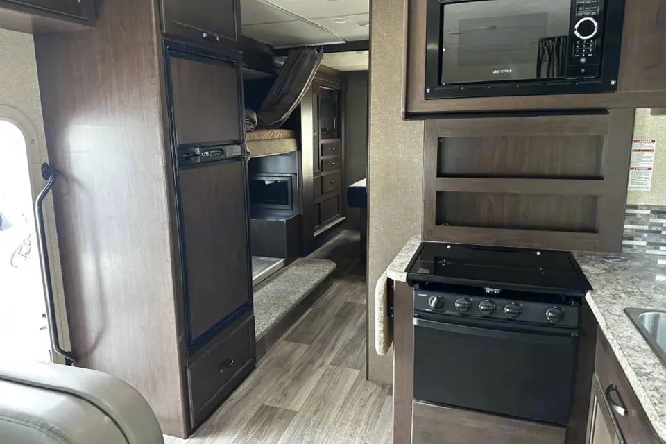 Courtney's Thor Motor Coach Freedom Elite 30FE Class C
