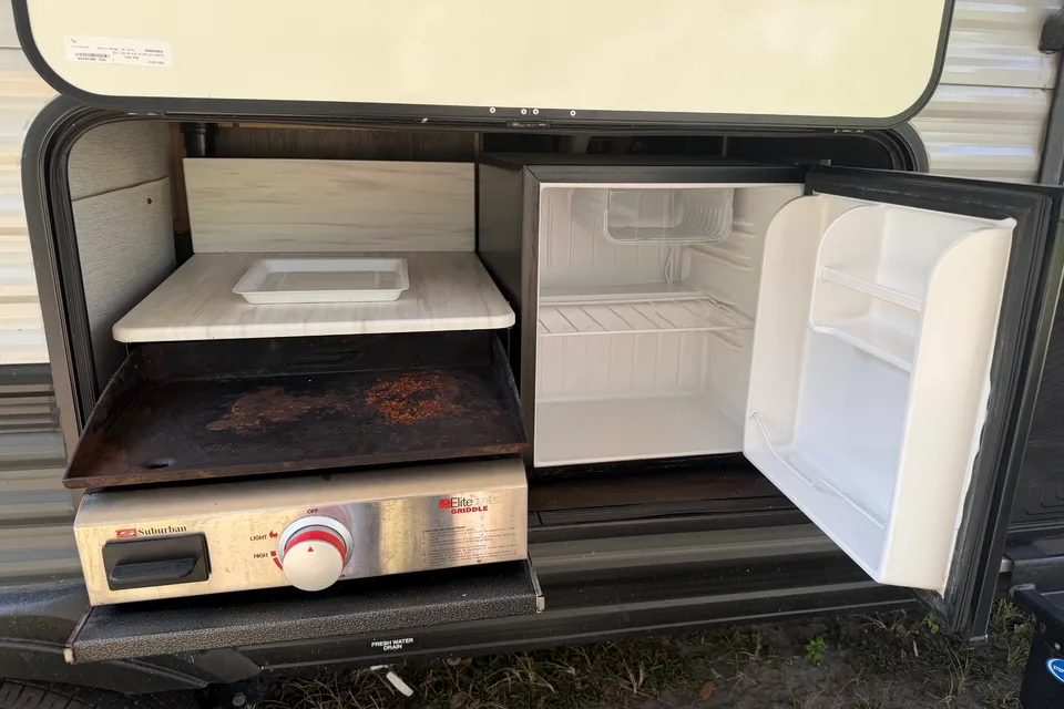 Lesya's Forest River 263BHXL Travel Trailer