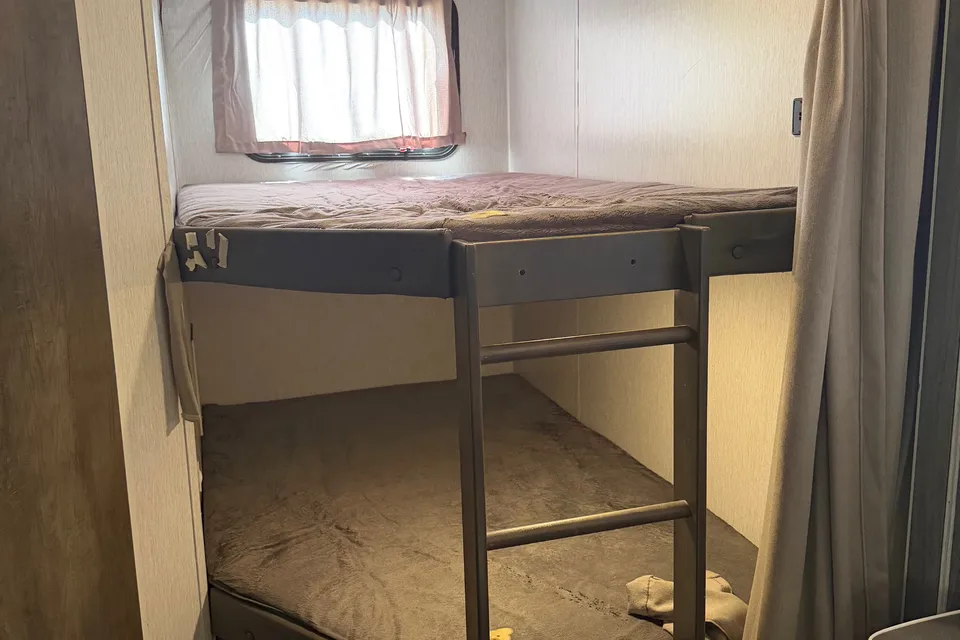 Lesya's Forest River 263BHXL Travel Trailer
