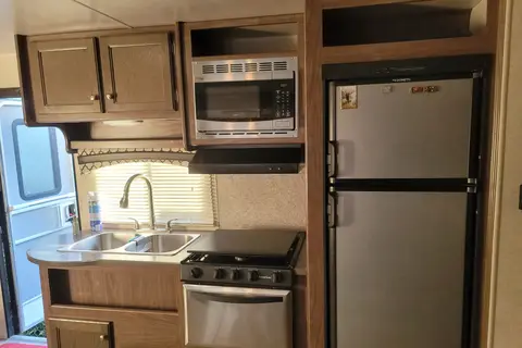 Robert's Kingston 26RBK Travel Trailer