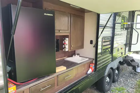 Robert's Kingston 26RBK Travel Trailer