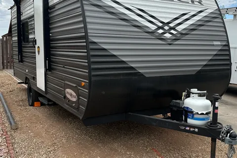 Crossroads Zinger Lite 18RB Travel Trailer