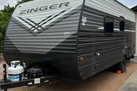 Crossroads Zinger Lite 18RB Travel Trailer