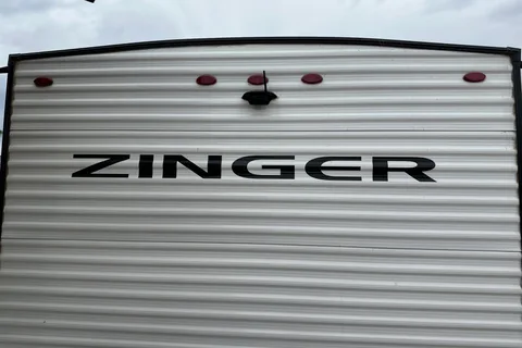 Crossroads Zinger Lite 18RB Travel Trailer