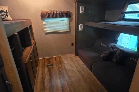 2017 Coachmen Catalina SBX 321BHDSCK