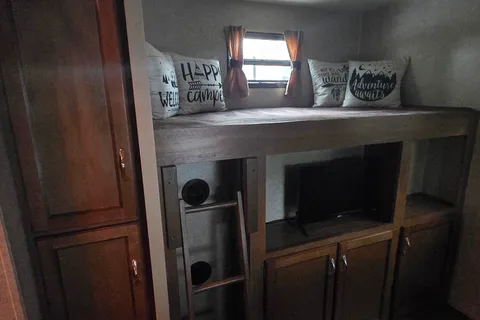 2017 Coachmen Catalina SBX 321BHDSCK