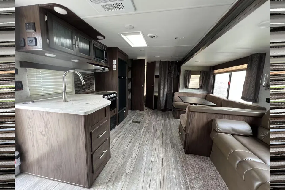 Cheerful 2018 Cherokee M-274DBH Travel Trailer