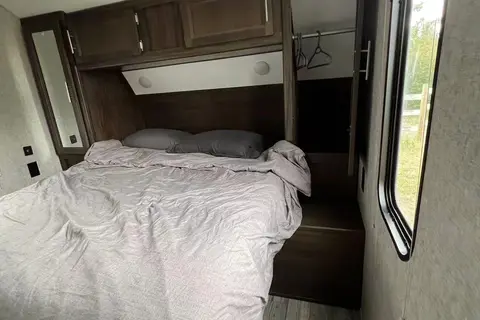 Cheerful 2018 Cherokee M-274DBH Travel Trailer