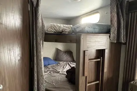 Cheerful 2018 Cherokee M-274DBH Travel Trailer