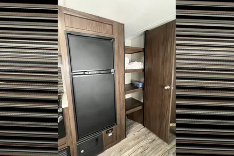 Cheerful 2018 Cherokee M-274DBH Travel Trailer