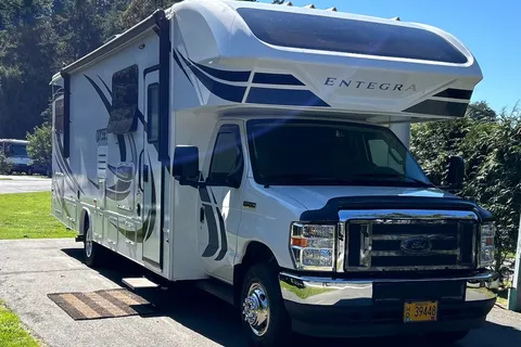 Go and Do RV Rentals - Family Friendly Luxurious  Class C
