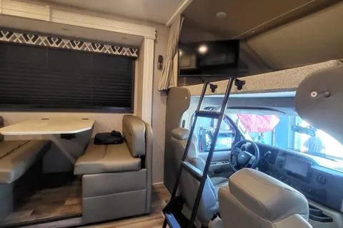 Go and Do RV Rentals - Family Friendly Luxurious  Class C